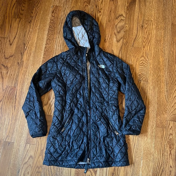 Girls Northface Black nanopuff jacket 10/12 - Picture 1 of 5